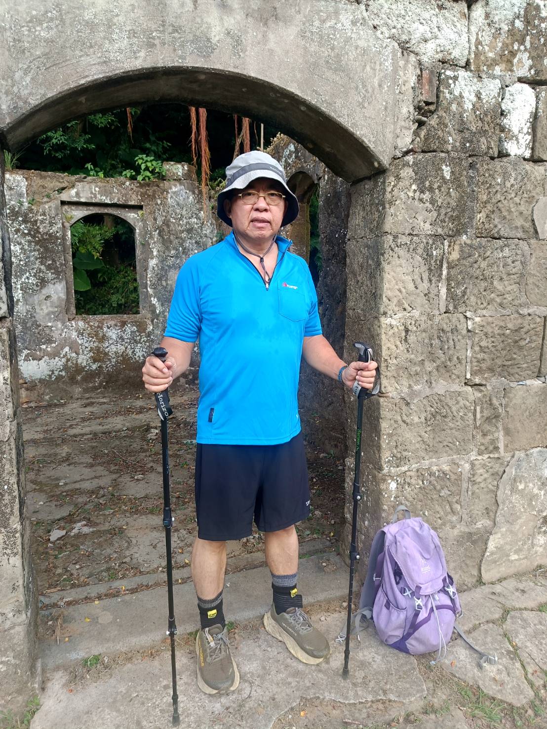 湧哥在東北角山域探勘，展現專業登山技巧